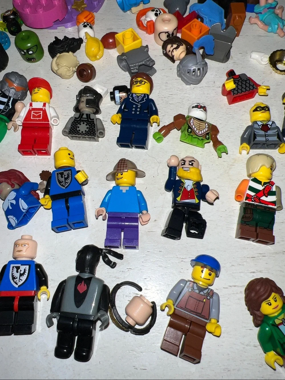 Large 25+ lot Lego mini figures plus extra